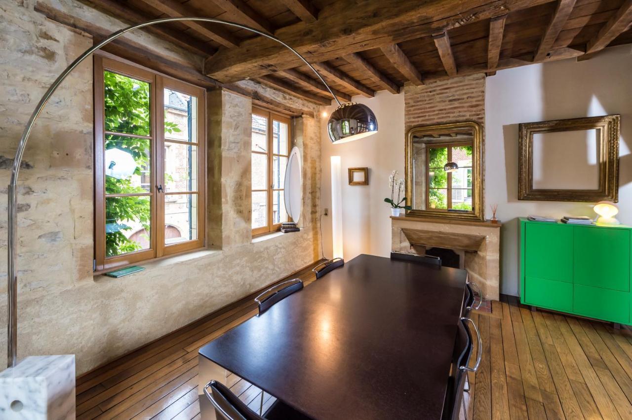 Charleville-Mézières Suite Mana Ohana - Luxe Et Authenticite A 2 Pas De La Place Ducale Avec Parking Prive מראה חיצוני תמונה